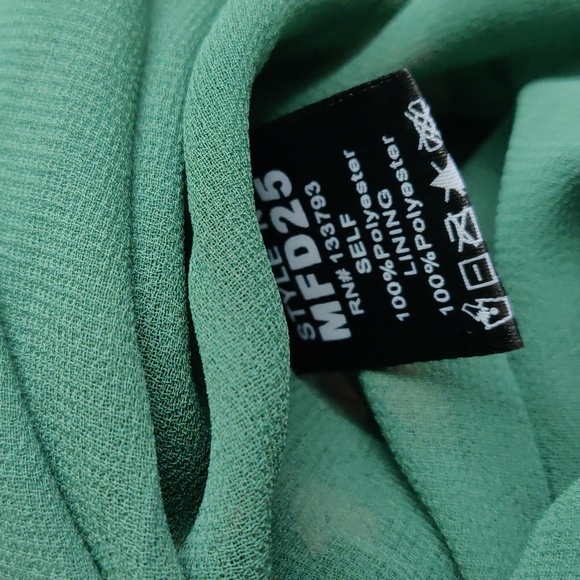 FINAL SALE 🆕 POL LEAF PRINT MAXI  DRESS - Picture 11 of 13